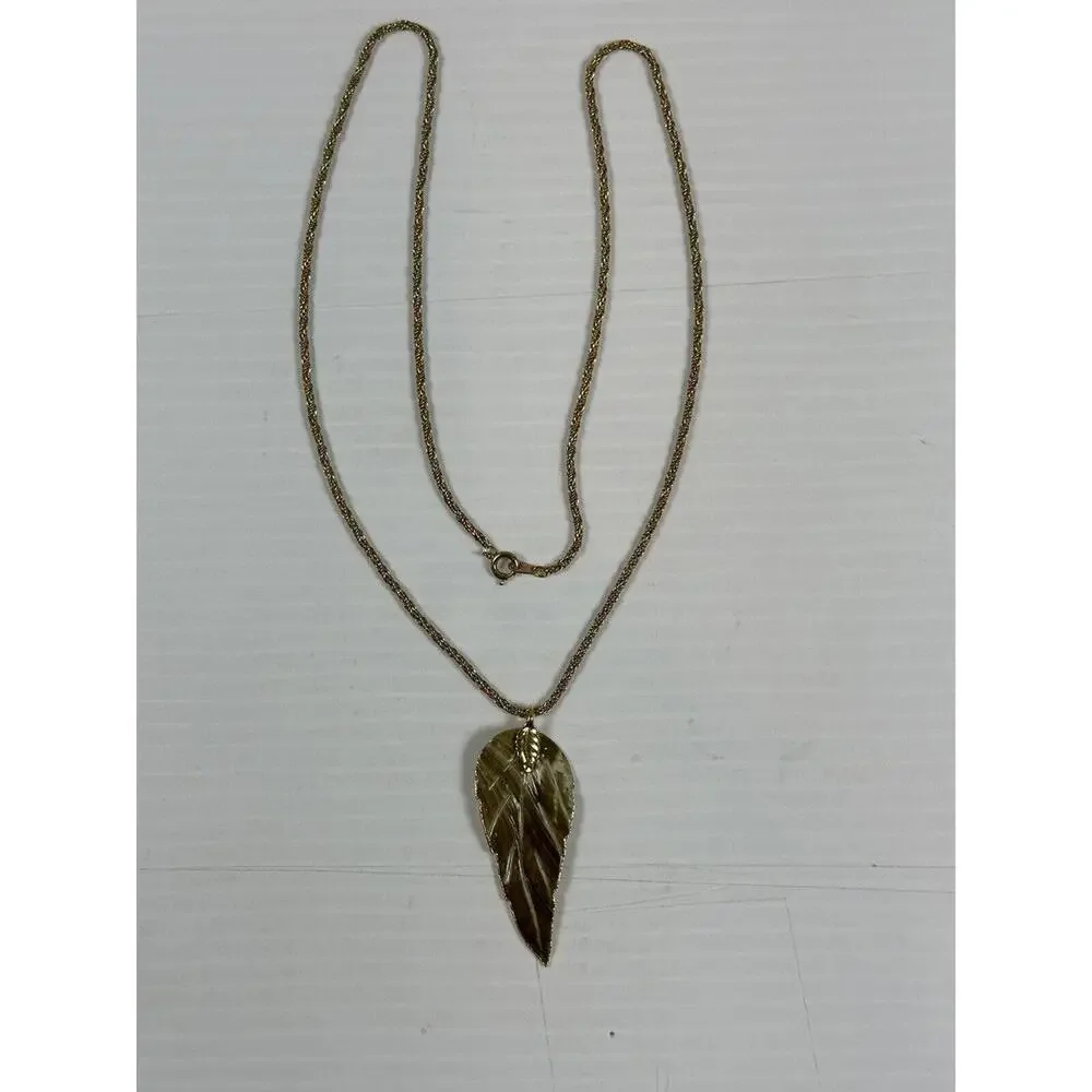 NECKLACE STAMPED NS CHAIN & LEAF SHAPE‎ PENDANT WITH SHELL INSERT GOLD